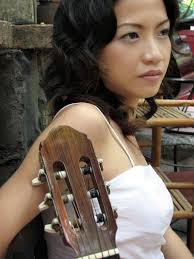 Guitarist Kim Chung - Ảnh: T.L. - KimChung