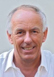 Klaus Frey, Jahrgang 1947, Pädagoge und internationaler Trainer, leitet seit 1986 seine Seminare größtenteils im deutschsprachigen Raum. - KF_Portr%25C3%25A4t1-210x300