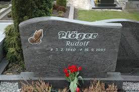 Grab von Rudolf Plöger (05.02.1940-19.09.1995), Friedhof Jemgum