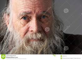 Resultado de imagen de hombre mayor con barba