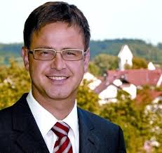 Owingen: Henrik Wengert zum Bürgermeister gewählt | SÜDKURIER Online - 3887523_1_3S31IUPI