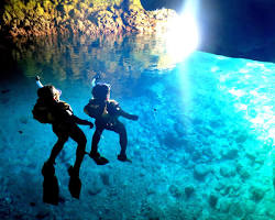 青の洞窟 沖縄の画像
