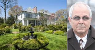 The former Long Island mansion of Peter Madoff, the younger brother of Ponzi schemer Bernard Madoff, has hit the market again — for $4.495 million, ... - old-westbury-peter-madoff