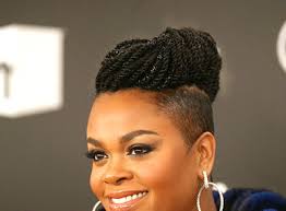 We&#39;ve always admired Jill Scott&#39;s versatile &#39;dos, and in 2011 the soul songstress dazzled in a wide array of stunning looks. - jill-scott-hairstyle-diva-400x295