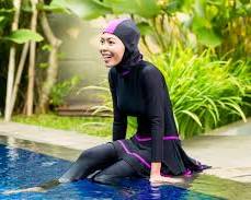 Image of Pakaian yang nyaman untuk berenang
