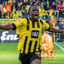 Borussia Dortmund wonderkid Youssoufa Moukoko 'set to sign new four-year 
contract'