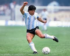 صورة دييغو مارادونا (الأرجنتين) أسطورة كرة القدم