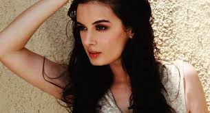 She also had the contemporary adaptation of Romeo and Juliet in &#39;Isaaq&#39; with Malini Aswarthi and Sandeep Bose. She will next be seen in &#39;Bhaiyyaji ... - 550x298_evelyn-sharma-is-a-big-fan-of-salman-khan-3021