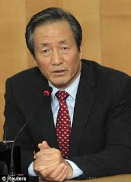 Betrayal: Chung Mong-joon was among the five who went back on promises to - article-1335518-0C2EAC39000005DC-75_306x423