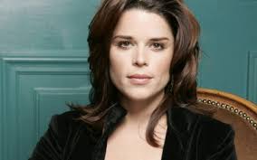 Photo : Neve Campbell Feet Feet - neve-campbell-neve-campbell-wild-things-1870232951