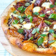 Caramelized Pear Prosciutto Pizza - differently delicious!