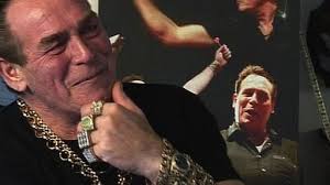 Arrows legend Bobby George reflects on a year in darts, and looks ahead to the Lakeside World Championships starting on 2 January. - _46971621_bobby1