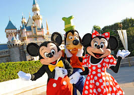 H Disneyland ψάχνει υπαλλήλους στην Ελλάδα. Όλες οι πληροφορίες