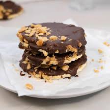 Easy Rice Cakes with Peanut Butter and Chocolate