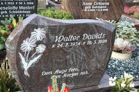 Grab von Walter Davids (24.07.1934-19.03.1998), Friedhof Emden ...