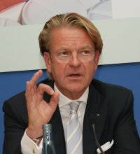 Dr. <b>Alexander Ehlers</b> (Bild: Brüss) - prof-alexander-ehlers-2010