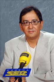 Fallece el periodista radiofónico Carlos Llamas a los 52 años. Secciones Volver arriba - 119147958069820071004-643262wc2