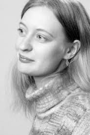 Lauréate de plusieurs concours internationaux de composition, elle a participé à des master-classes de compositeurs renommés tels Beat Furrer, ... - bochikhina