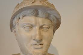 The father of the Pyrrhic Victory (www.livius.org). - herculaneum_villa_papiri_pyrrhus_naples4-e1338646587623