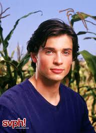 Lo Clark Kent. Is this Tom Welling the Actor? Share your thoughts on this image? - lo-clark-kent-592487047