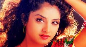 Divya Bharthi, do you remember the beautiful Indian film actress with that sweet voice, always smiling look and her dreadful sudden death? - divya-bharti1