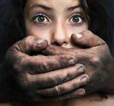 • 150 millones de menores son víctimas de abusos sexuales... (LO QUE NOS VIENE ENCIMA) Images?q=tbn:ANd9GcRgFGB-_MjMJqHjj6zfDxk8tEkEj4ceL9h8IsrtIoHPzjmS8xCg