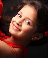 The central character of the little girl Jhilmil, who longs to see her mother will be played by Avneet Kaur. However, not many know that Avneet has earlier ... - 32E_avneet%255D