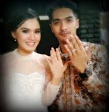 YOUTUBE  RICKY HARUN - HERFIZA NOVIANTI MENIKAH 15 JUNI 2013 Acara Pernikahan Ricky Harun dan Herfiza Novianti di Gedung Serbaguna Senayan Jakarta Selatan. 