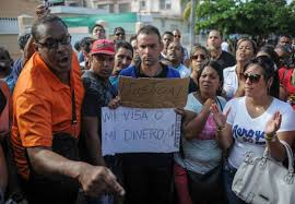 Image result for Ecuador promete visa a los cubanos que hayan comprado billetes de avión antes del 26 de noviembre