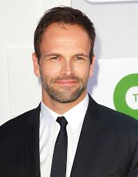 Jonny Lee Miller. CBS Showtime&#39;s CW Summer 2012 Press Tour - Arrivals Photo credit: FayesVision / WENN. To fit your screen, we scale this picture smaller ... - jonny-lee-miller-cw-summer-2012-press-tour-01
