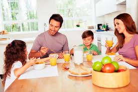 Картинки по запросу картинки   сніданок родини