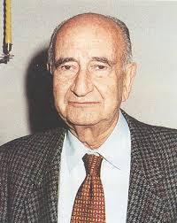 D. Enrique Costa Novella. Nació en Valencia el 3 de enero de 1916. Es Licenciado en Ciencias por la Universidad de Valencia y obtuvo el Doctorado con una ... - costa