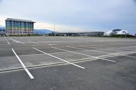 Résultat de recherche d'images pour "le grand parking au Village Olympique"