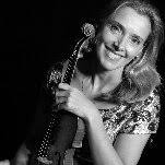 Titulaire du 3è prix et du prix du Public au concours Tchaïkovski à Moscou, la violoniste d&#39;origine australienne Jane Peters s&#39;établit en France en 1986. - jane_peters