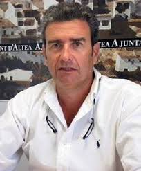 Pedro Barber El concejal del Área Económica, Pedro Barber, explica en esa nota que la oferta que presentó Aqualia contenía unas previsiones “totalmente ... - pedro-barber-e1386268914865