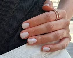 Short nail polish trend