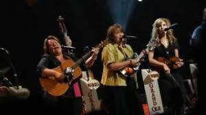 Alison Krauss and the Cox family 