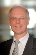 <b>...</b> Kanzler der Universität; Dr. <b>Klaus Ringel</b>, Vertreter der Wirtschaft - siekmann