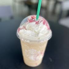 I Tried Starbucks's New Strawberry Funnel Cake Frappuccino, and It ...