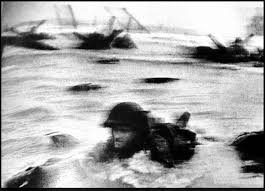 6 giugno 1944: Robert Capa sbarca con gli alleati sulle coste francesi