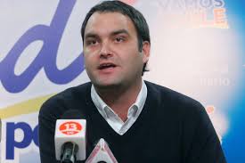 El parlamentario de la UDI, Javier Macaya, llamó a los legisladores que denunciaron el &quot;falso&quot; término de ... - macaya_95435
