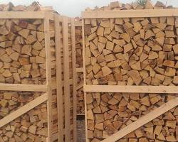 Изображение: Колотые дрова на поддоне