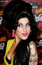620170 famosos que estiveram em clinicas de reabilitacao 3 Famosos que estiveram em clínicas de reabilitação Amy Winehouse (Foto: Divulgação) - 620170-famosos-que-estiveram-em-clinicas-de-reabilitacao-3