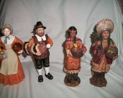 Pilgrim and Native American figurines thanksgiving decoration
