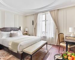 Hotel Ritz Madrid bedroom