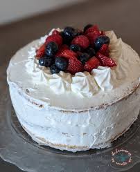 Red fruits Layer Cake (Chiffon cake with olive oil and mascarpone ...