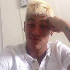 Neymar faz declaração à dona Nadine: “Meu amor maior, Mãe” &middot; Neymar desce até o chão em pista do camarote. Neymar fica ainda mais loiro e adota os fios ... - 146953