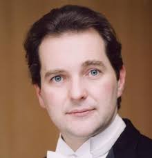 Generalmusikdirektor <b>Graham Jackson</b> dirigiert die Sinfoniker. - onlineImage