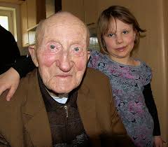 Erich Berger ist mit 109 Jahren der älteste Mann Deutschlands. Am vergangenen Samstag, 13. März, vollendete er sein 109. Lebensjahr im Kreis seiner Lieben. - 100315_1913_heprod_images_foto_5_28_1_2_20100316_000173636769
