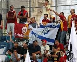  Galatasaray İsrail Bayrağı Açtı Diyenlere
